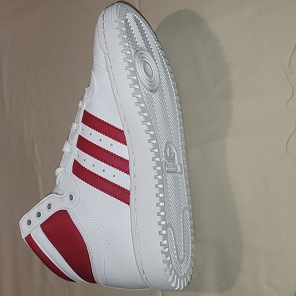Adidas - Picture 3 of 4